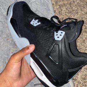- Jordan 4 retro